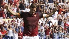 Francesco Totti z AS Řím slaví gól.