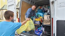 Z Liberce odvezli vci pro bence do tábora do Blé pod Bezdzem.