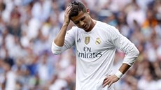 Cristiano Ronaldo z Realu Madrid bhem duelu s Málagou