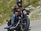 Harley-Davidson Forty-Eight. &#780;ervena&#769; na&#769;drz&#780; umi&#769;...