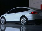 Automobilka Tesla pedstavila své SUV nazvané X.