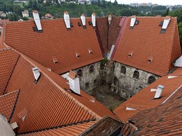 Po dkladném restaurátorském zásahu se unikátní stropní konstrukce ambitu stane...