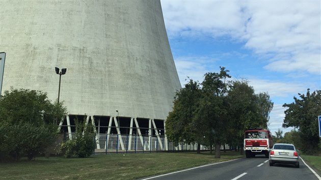 V elektrrn v Hornch Poaplech hoela stecha kotelny, ti lid se nadchali koue (30.9.2015)