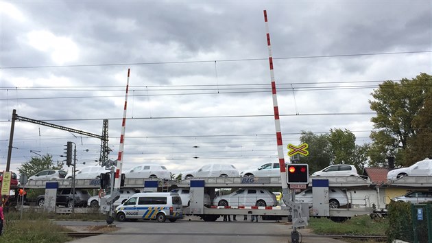 Na elezninm pejezdu ve Vetatech zemela po srce s vlakem cyklistka (30.9.2015).