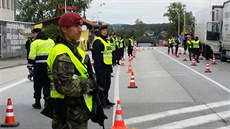 Policie a Armáda R ve stedu zahájily spolené cviení, ve kterém se...