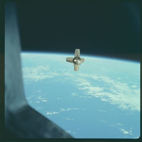 11. jna 1968 se Apollo 7 stv prvnm letem tohoto programu, kter vyn...