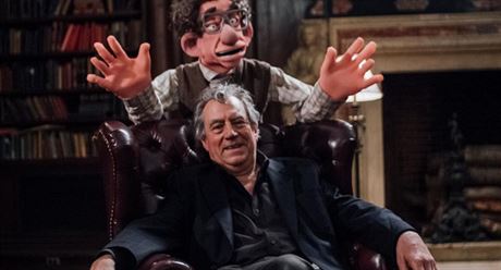 Terry Jones ve svém filmu Boom bust boom