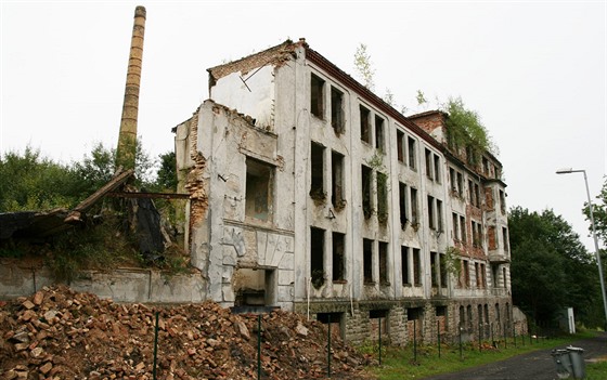 Z bývalého odvního podniku Tosta ve Vejprtech zbyly ruiny.