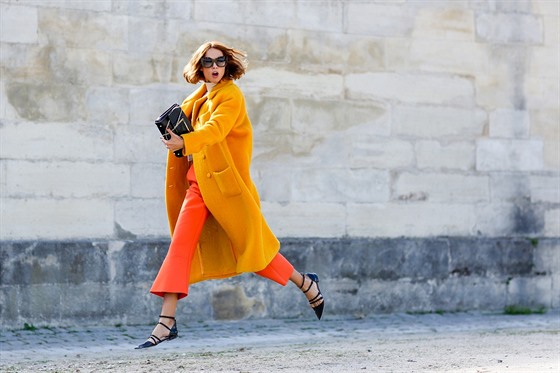 Módní blogerka Candela Novembre na pařížském týdnu módy