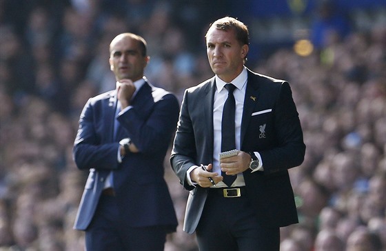 Brendan Rodgers (vpravo) během svého posledního zápasu v roli trenéra Liverpoolu. 