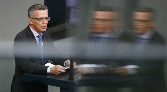 Nmecký ministr vnitra Thomas de Maiziere bhem svého proslovu ve Spolkovém...