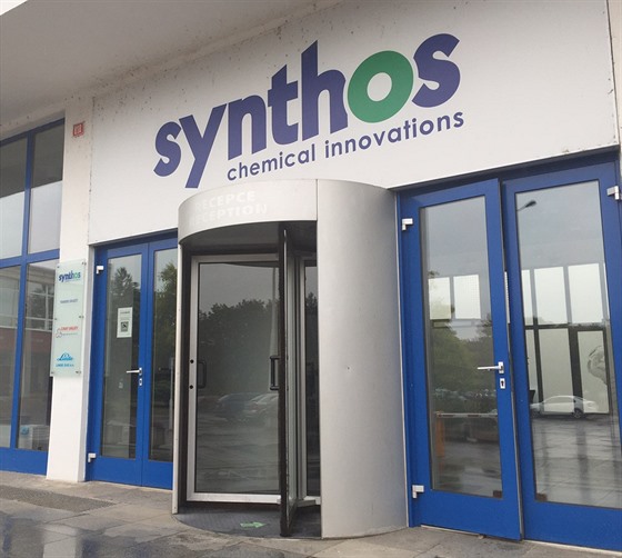 V kralupské chemice Synthos dolo k výbuchu (8.10.2015).