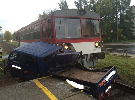 U železniční stanice v Mladých Bukách na Trutnovsku střetl osobní vlak s...