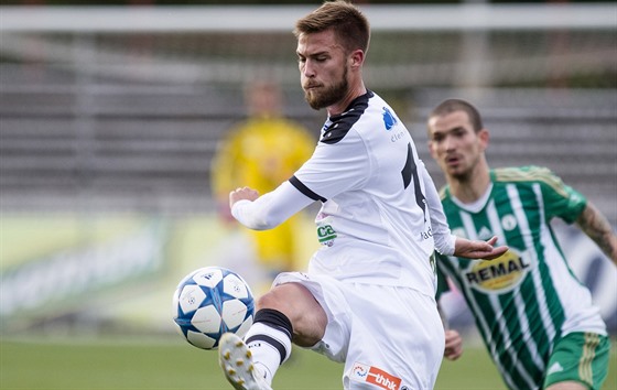 Igor Súkenník v zápase s Bohemians.