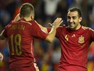 PANLSKÁ RADOST. Jordi Alba (vlevo) a Paco Alcacer slaví gól v utkání evropské...