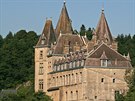 Zámek vzniknul pestavbou stedovkého hradu, který patil Janu Lucemburskému....