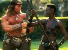 Arnold Schwarzenegger a Grace Jonesová ve filmu Niitel Conan (1984)
