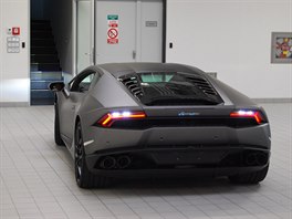 Mont specilnho vfuku Akrapovi na Lamborghini Huracn