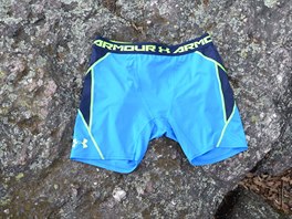 Under Armor Burst Woven Short + boxerky Armour Vent Comp Short