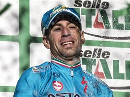 Cyklista Vincenzo Nibali slav triumf v zvod Giro Di Lombardia.