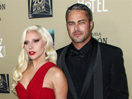 Lady Gaga a Taylor Kinney (Los Angeles, 3. íjna 2015)