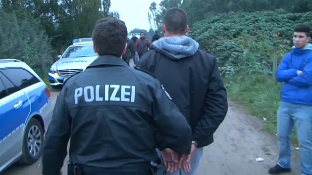 Němečtí policisté zadrželi migranty