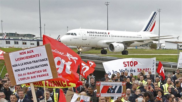 Demonstrace zamstnanc Air France v Pai.