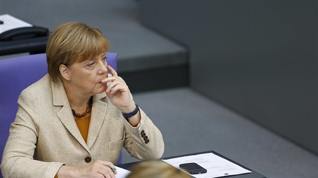 Nmeck kanclka Angela Merkelov na tvrtenm jednn Spolkovm snmu (1. jna 2015)