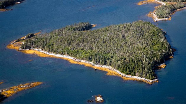 Charles Island, Kanada