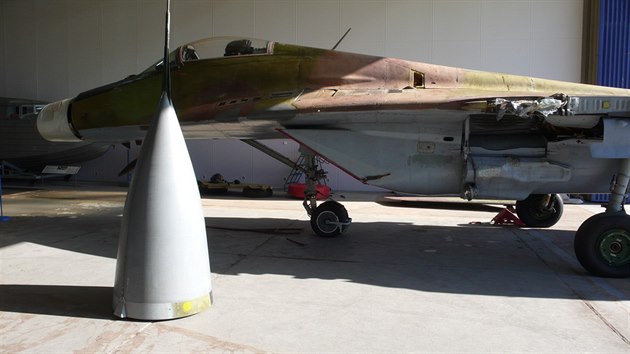 Vojenský historický ústav získal do svých sbírek stíhací letoun MiG-29.