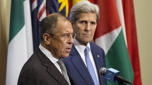 Sergej Lavrov a John Kerry, ministi zahrani Ruska a Spojench stt (1. jna 2015)