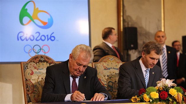 Prezident republiky Milo Zeman a pedseda eského olympijského výboru  Jií...