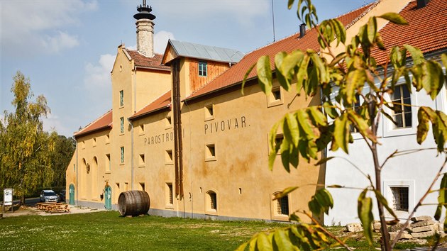 Nadšenci opravili a zprovoznili pivovar v původně úplně zchátralém historickém objektu Parostrojního pivovaru Lobeč na Kokořínsku. 