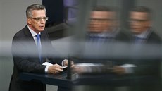 Nmecký ministr vnitra Thomas de Maiziere bhem svého proslovu ve Spolkovém...