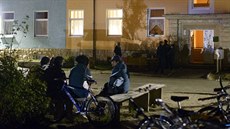 Policie vyetuje poár uprchlického centra v Saalfeldu (5. íjna 2015)