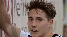 Osmnáctiletý fotbalista Dynama Luká� Bálek si v úterý proti P�íbrami poprvé...