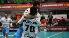 Petr Krzyanek a Jií Curney z Mladé Boleslavi slaví gól.