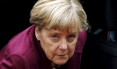 Nmecká kancléka Angela Merkelová pijídí na summit hlav stát EU do Bruselu...