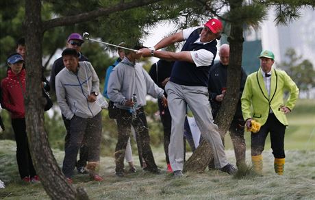 Phil Mickelson se bhem Prezidentského poháru dostal do potíí.