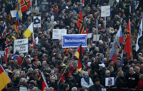 Poslední demonstrace hnutí Pegida zpravidla provázely násilnosti. 