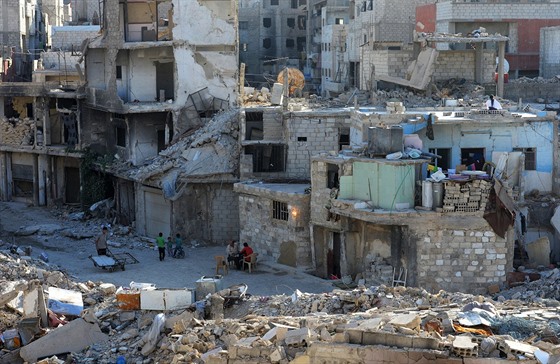 Boje velkou část Damašku přeměnily v horu sutin (říjen 2015)