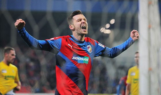 Plzeský Michal uri se raduje z gólu proti Zlínu.
