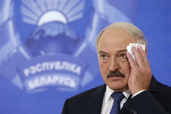 Bloruský prezident Lukaenko bhem tiskové konference (11. íjna 2015).