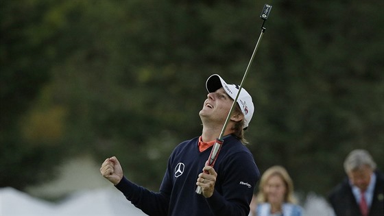 Argentinský golfista Emiliano Grillo se raduje z výhry na turnaji Frys.com v...