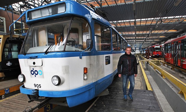 Dopravní podnik Ostrava prodává vozy typu T3, které ve mst jezdí od roku 1965.