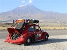 Volkswagen Brouk pod bjnou horou Ararat.
