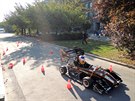 Exhibiní jízda studentských závodních tým Force Prague Formula z Fakulty...