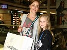 Lucie Zedníková vyrazila s dcerou Amélií na nákupy.