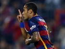 Neymar slaví svj gól v dresu Barcelony.