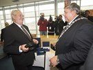 Hejtman Zl�nsk�ho kraje Stanislav Mi��k dostal od prezidenta Milo�e Zemana...